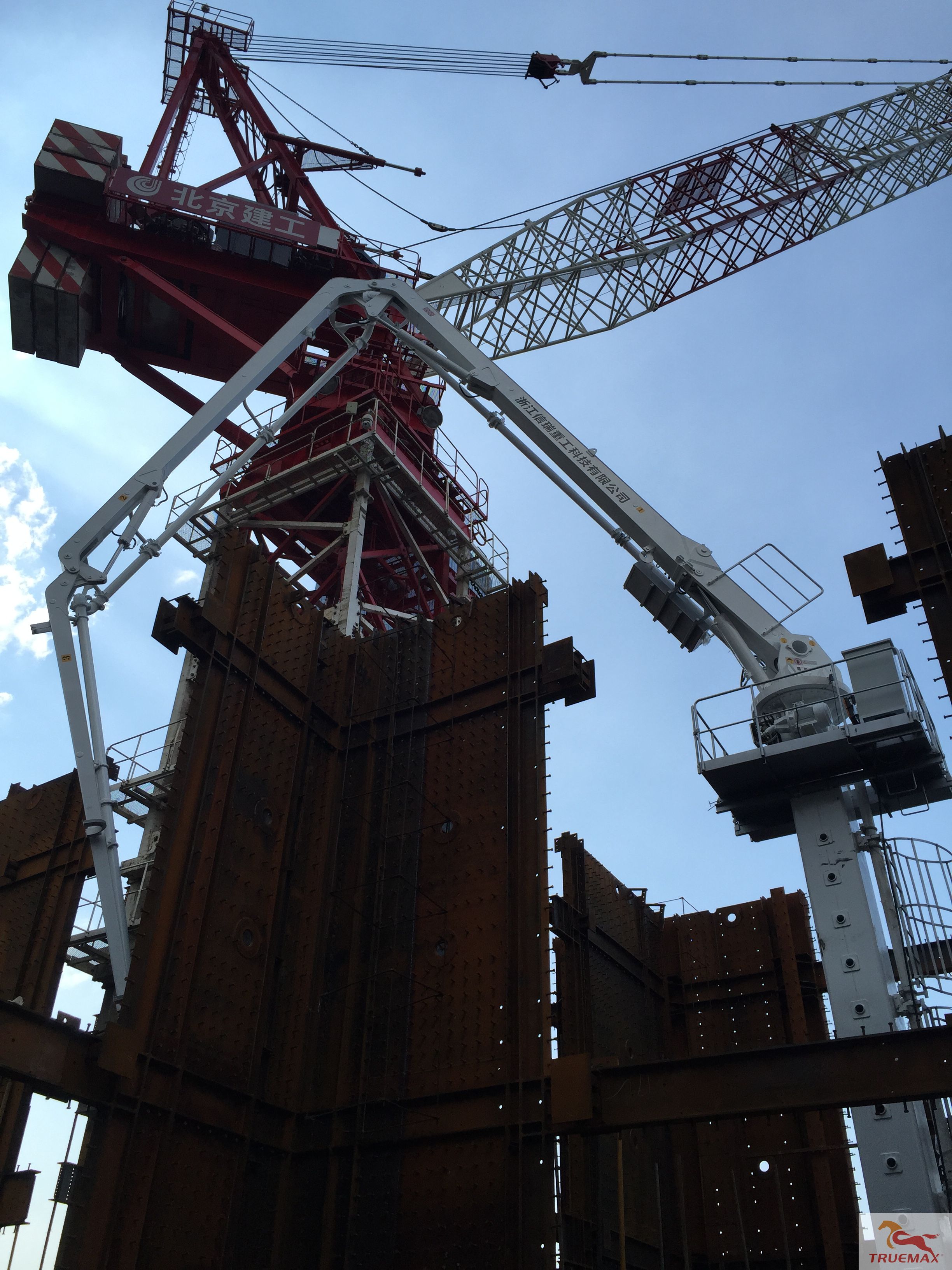 HG24A-3R布料機(jī)-北京建工-國瑞金融中心大廈項(xiàng)目-陜西西安