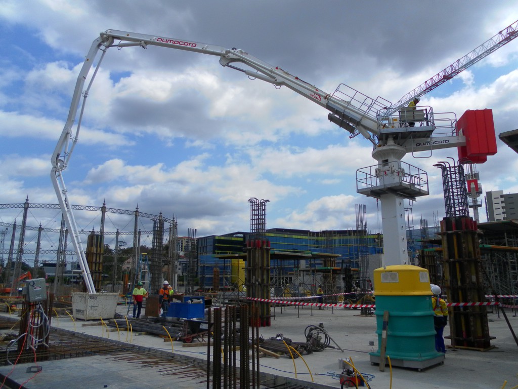 移動式混凝土布料機鋼基座施工技術(shù)