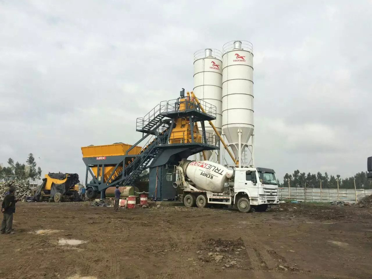 中小型混凝土攪拌站工作循環(huán)時(shí)間與卸料時(shí)間