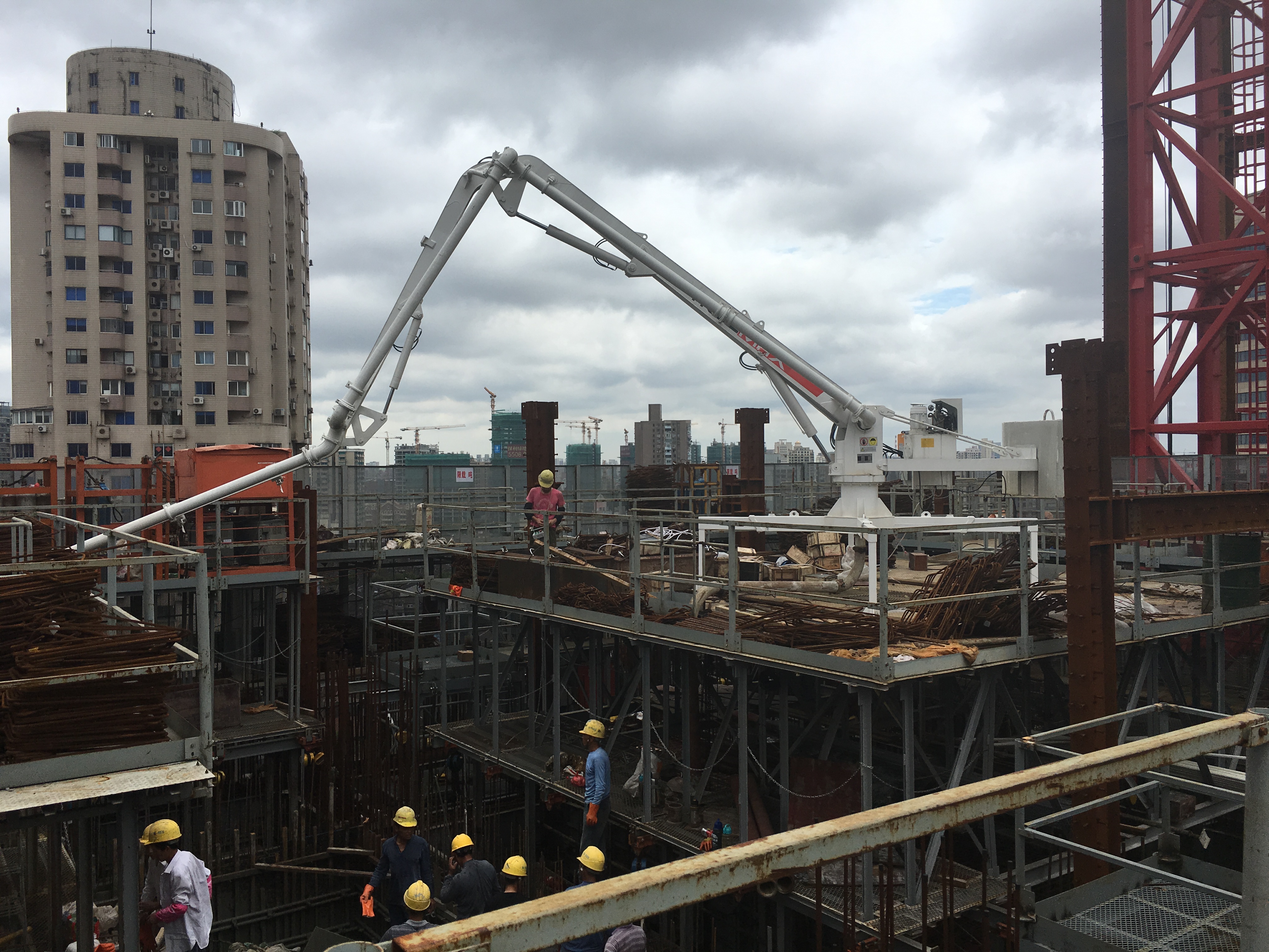 混凝土布料機(jī)小型內(nèi)爬式布料機(jī)生產(chǎn)廠家