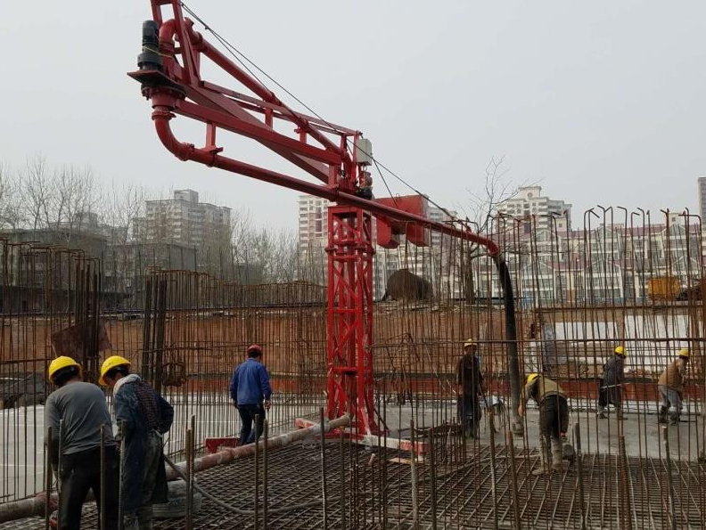 電梯井內(nèi)爬式布料機(jī)_液壓布料機(jī)_信瑞重工內(nèi)爬式布料機(jī)廠家價(jià)格實(shí)惠