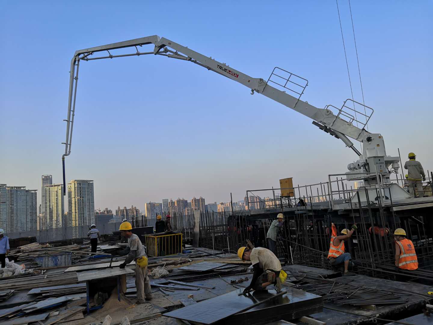 爬模布料機(jī)使用方法