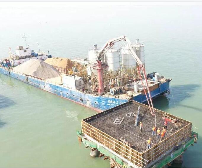 攪拌船布料機的特點