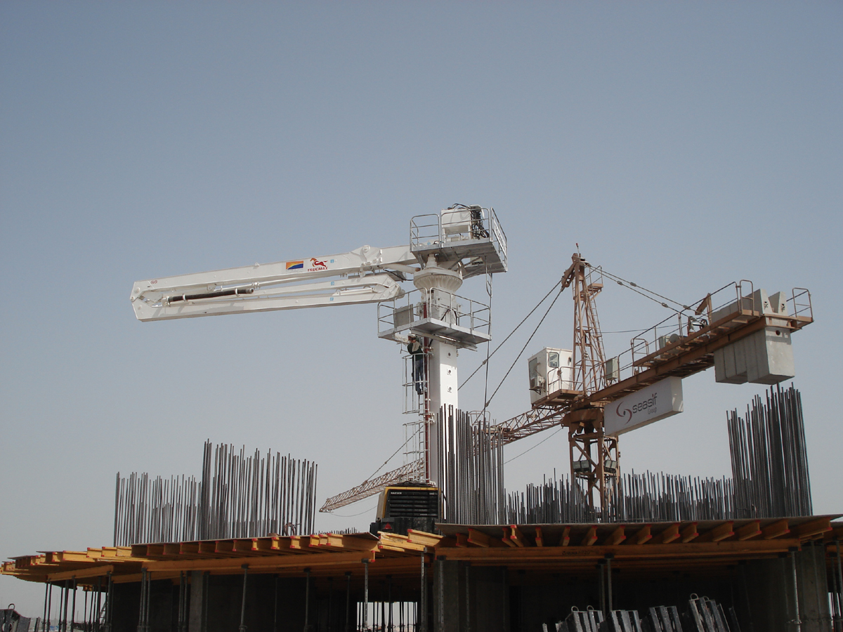 電梯井布料機(jī)是如何工作的