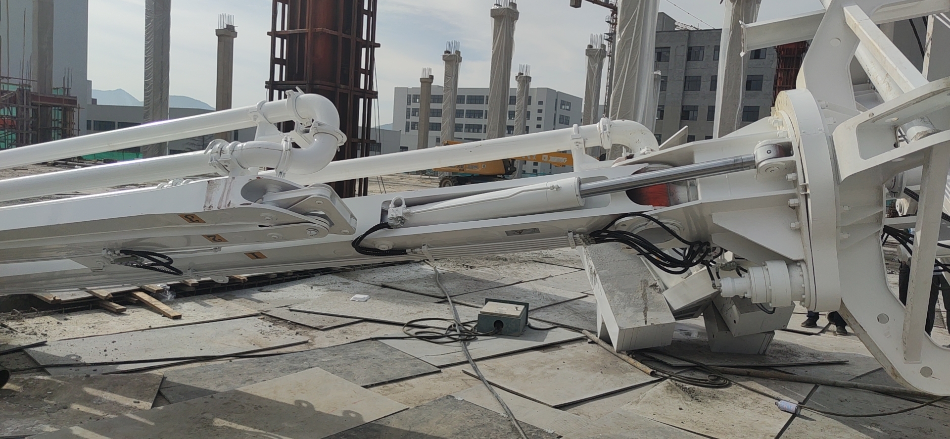 移動(dòng)布料機(jī)操作不當(dāng)有危險(xiǎn)