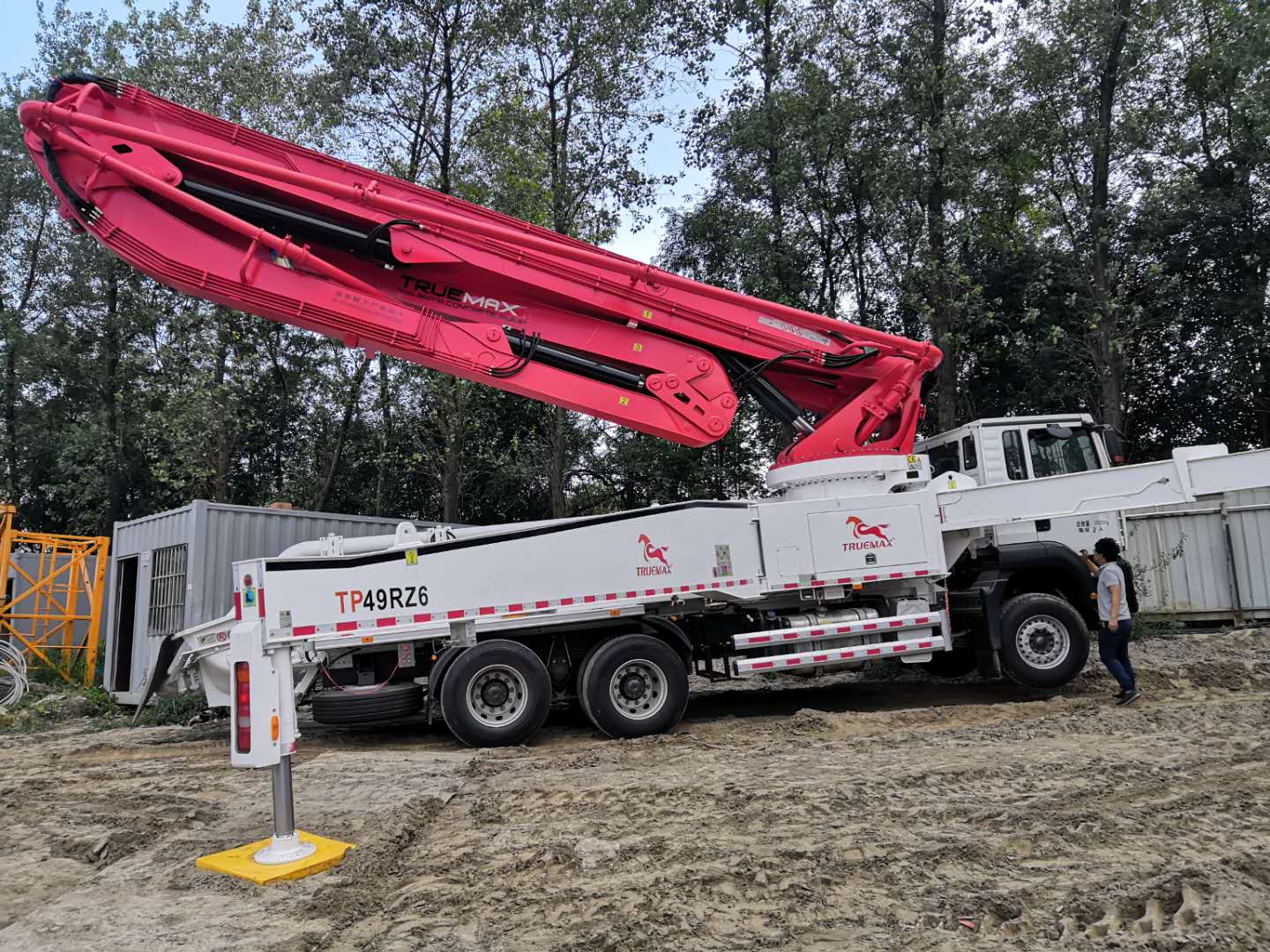 混凝土泵車翻車有哪些原因