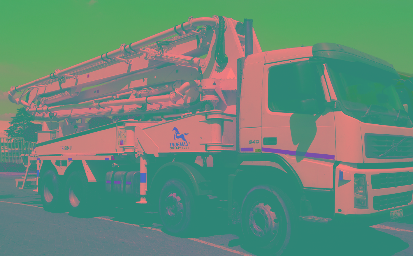 報告：20臺泵車集合完畢，出發(fā)！