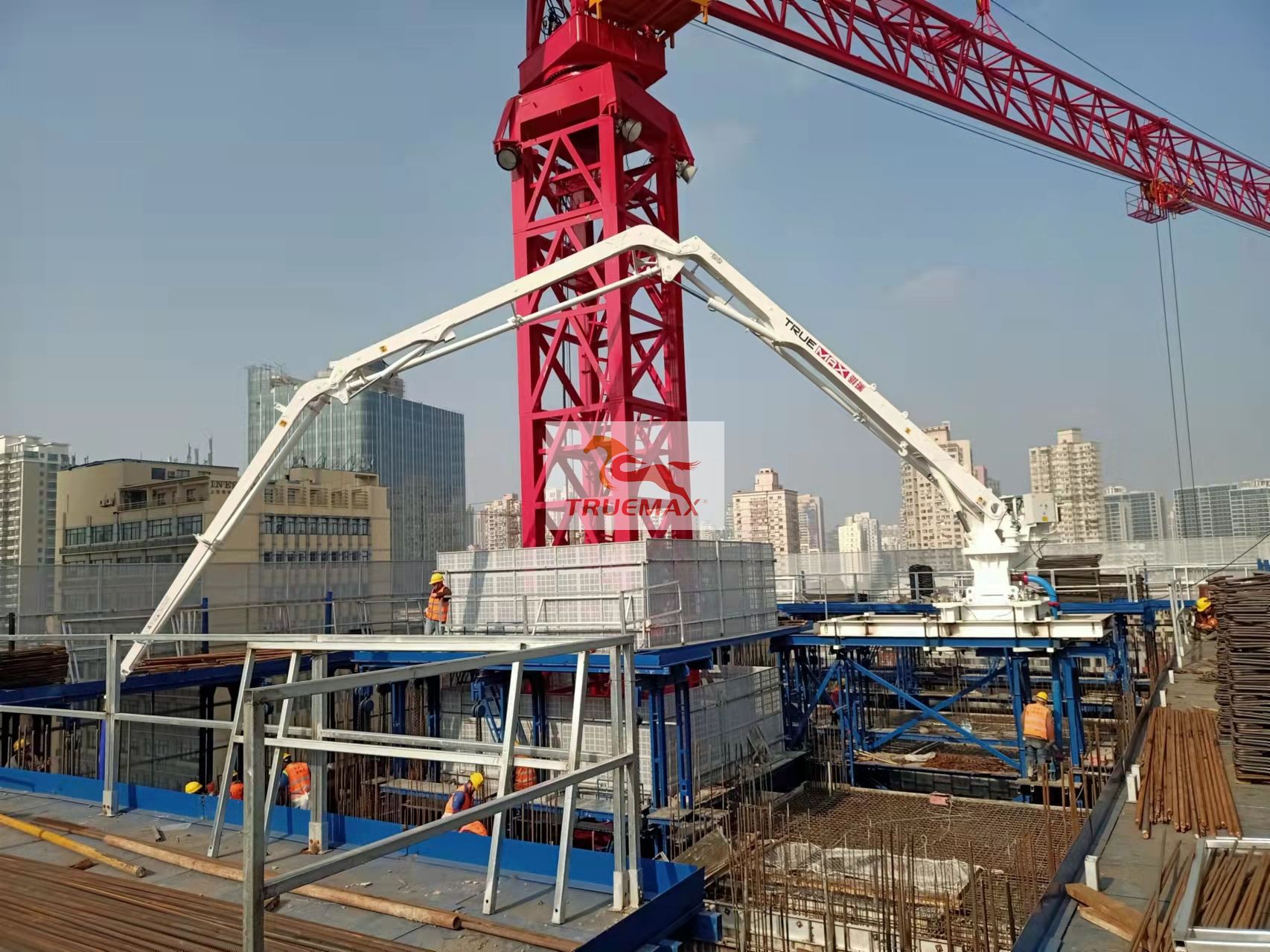 模架式混凝土布料機的安裝方式