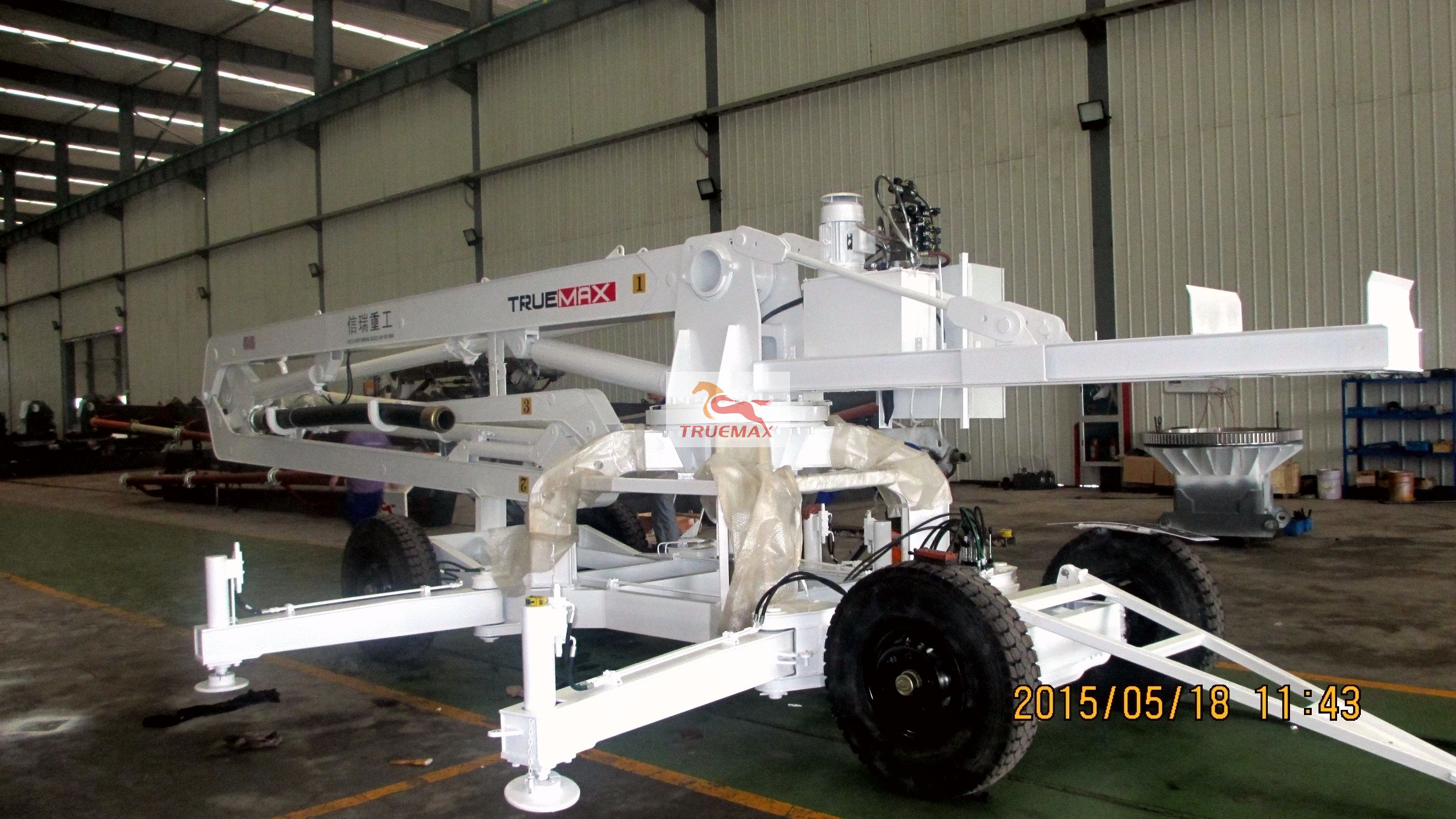 17米車(chē)載式布料機(jī).jpg 17米車(chē)載式布料機(jī).jpg