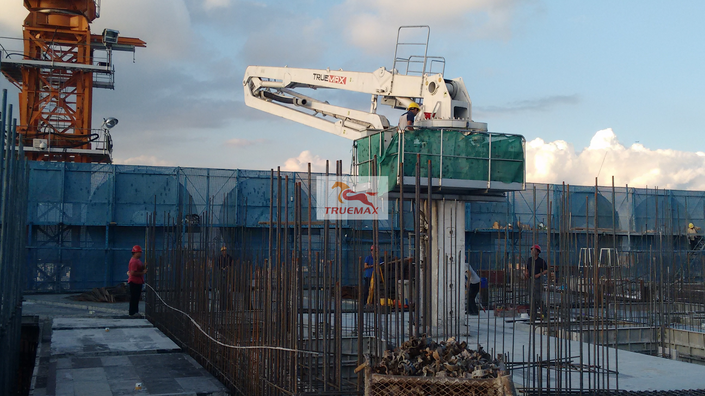 模架布料機(jī).jpg 模架布料機(jī).jpg