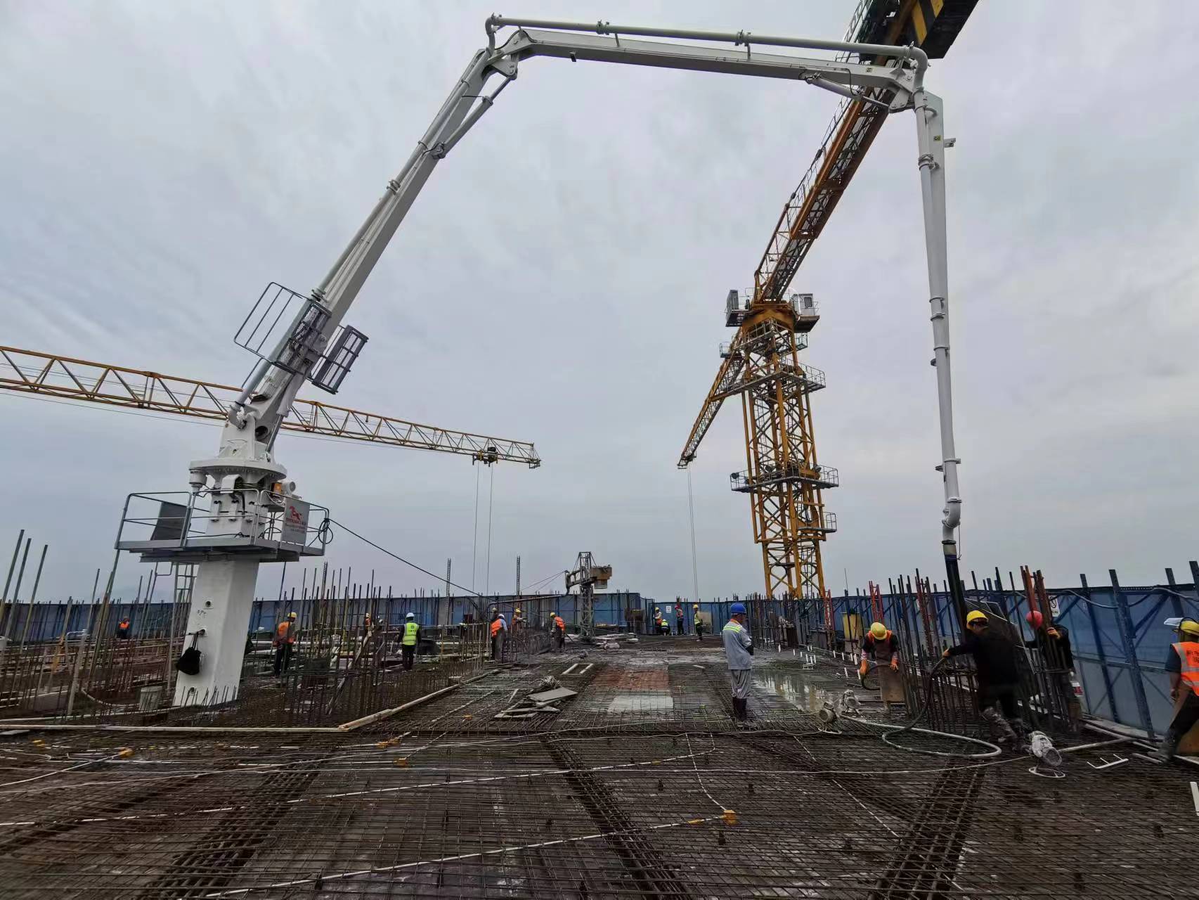 內(nèi)爬式布料機(jī) 內(nèi)爬式布料機(jī)