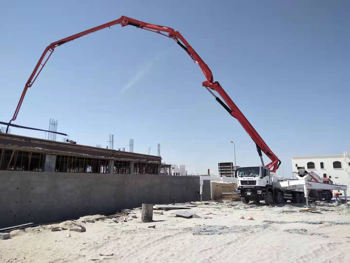 混凝土泵車(chē)如何減少堵管和爆管事故