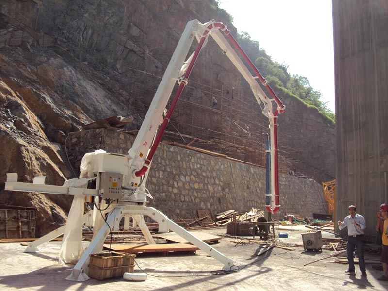 使用電動(dòng)布料料機(jī)注意事項(xiàng)