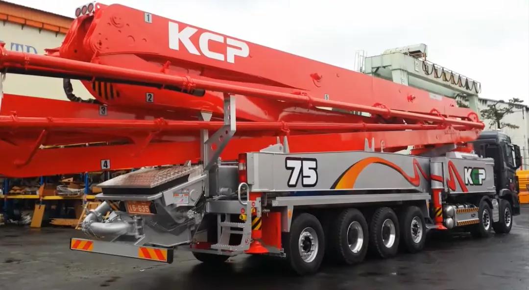 王者進階！77米6節(jié)臂，韓國最大泵車交付！(圖3)